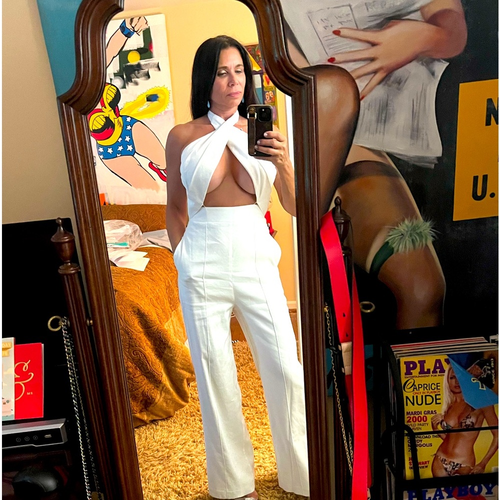 MILLY size 4 white pants suit . Gorgeous. never worn